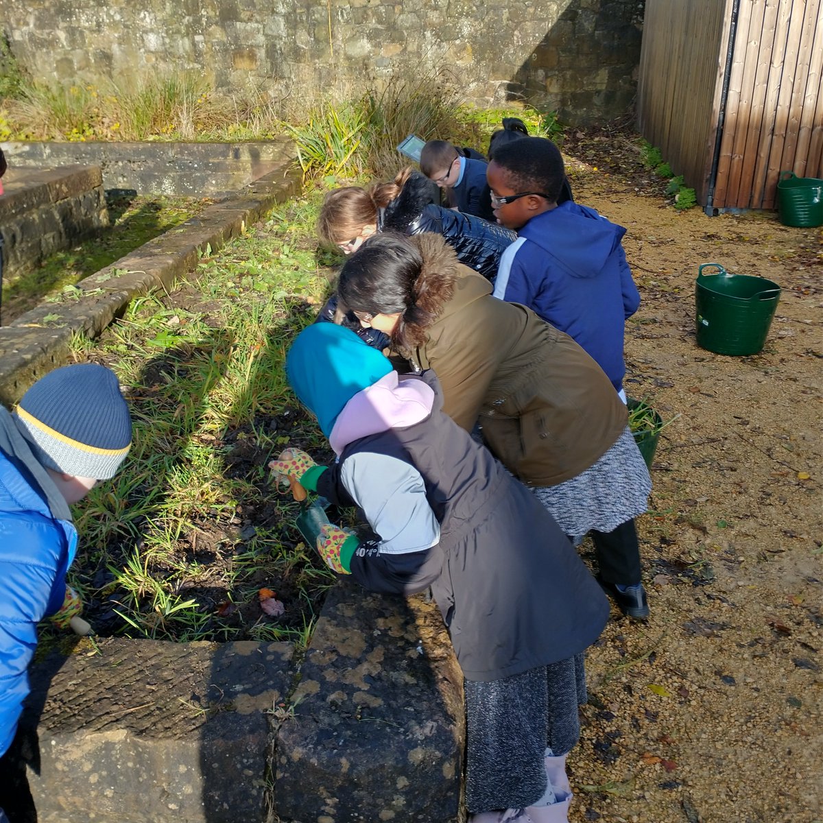 We've welcomed over 100 pupils from across Glasgow this week, taking part in our new school workshops. For more info on our school workshops check out our website: provanhall.org/learning
#museum #schooltrip #education #museumeducation #learning #gardening #getoutdoors