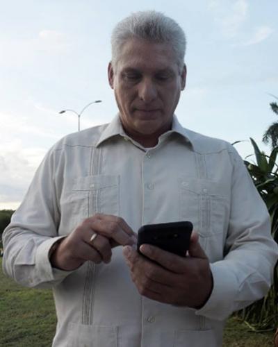 En esta guerra contra nuestra Patria, nos corresponde a los revolucionarios y patriotas cumplir lo indicado por @DiazCanelB: 'nuestras razones y verdades, convicciones y realizaciones deben estar visibles y presentes en las redes sociales'. #Cuba #CubaPorLaVida