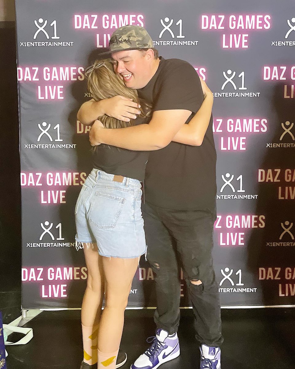 TheMuseZo's tweet photo. My sister and I had VIP/Meet &amp; Greet tickets (‘cause we boujee!) For @daz_black in Melbourne last night!! 🥰👏
The whole experience was just so brilliant!! And we feel so lucky and thankful to have met someone that we’ve idolised for over 10 years! 🩷🖤
#dazgames #dazblack https://t.co/7HyYs5I19d