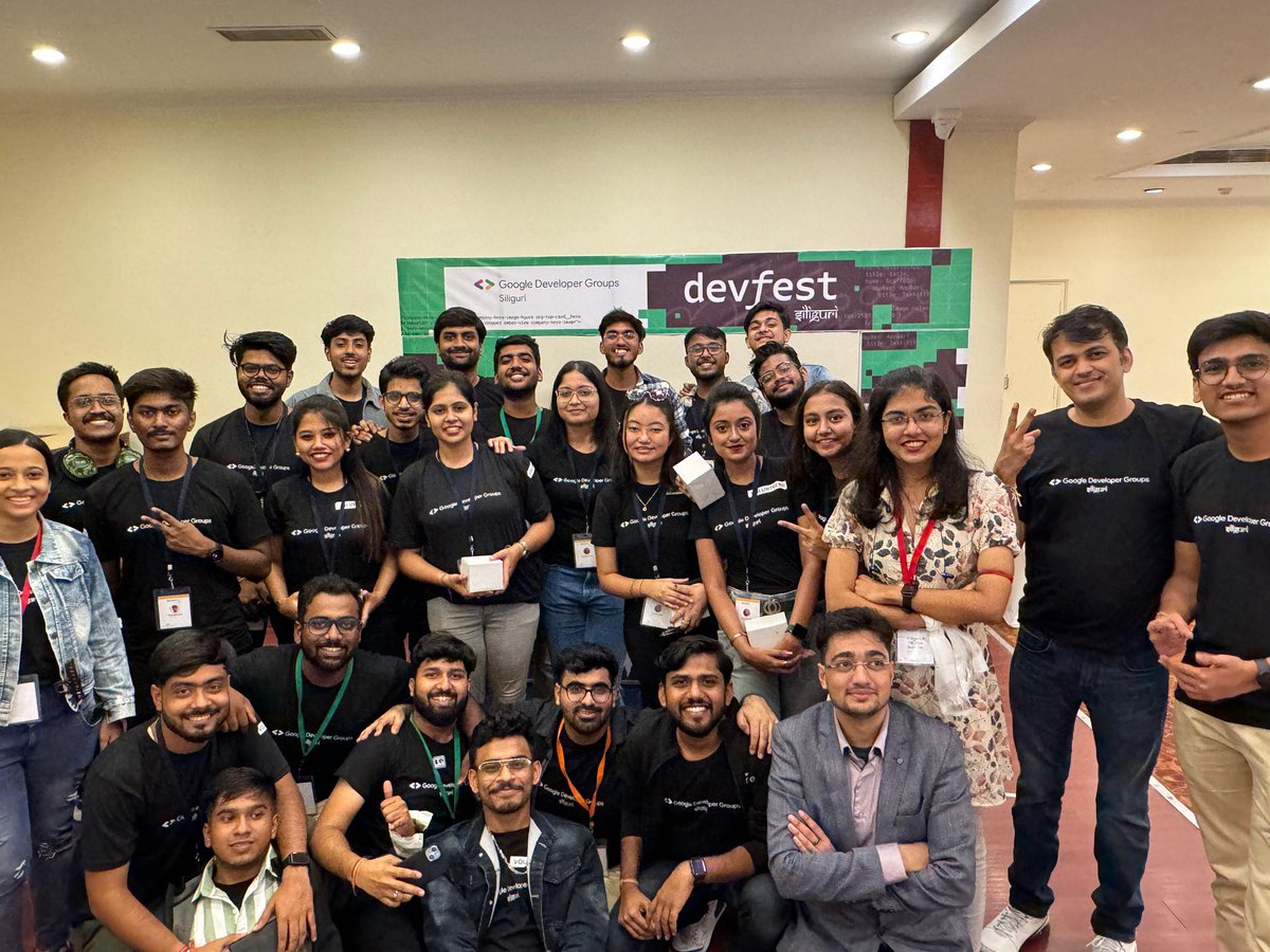 MallickDebajit's tweet photo. As an organizer, I'm thrilled to have been a part of DevFest Siliguri 2023 hosted by @GDGSiliguri. A huge shoutout to our community partners, speakers, sponsors, volunteers, and organizers for making this tech extravaganza possible! ๐ #devfest #devfestslg https://t.co/c3MftSFnJJ