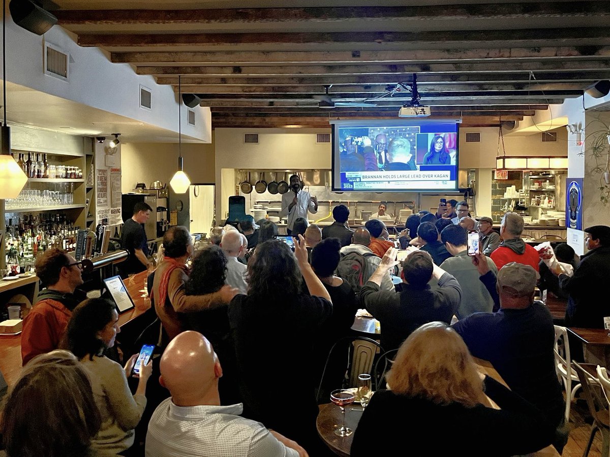 To every bodega, laundromat, &amp; restaurant hanging our poster. To every neighbor who took a moment to talk w us about how we build a better community &amp; city together. To all of Jackson Heights, Elmhurst, &amp; Woodside:

Thank you. I'm honored. And I’ll keep fighting for our future.