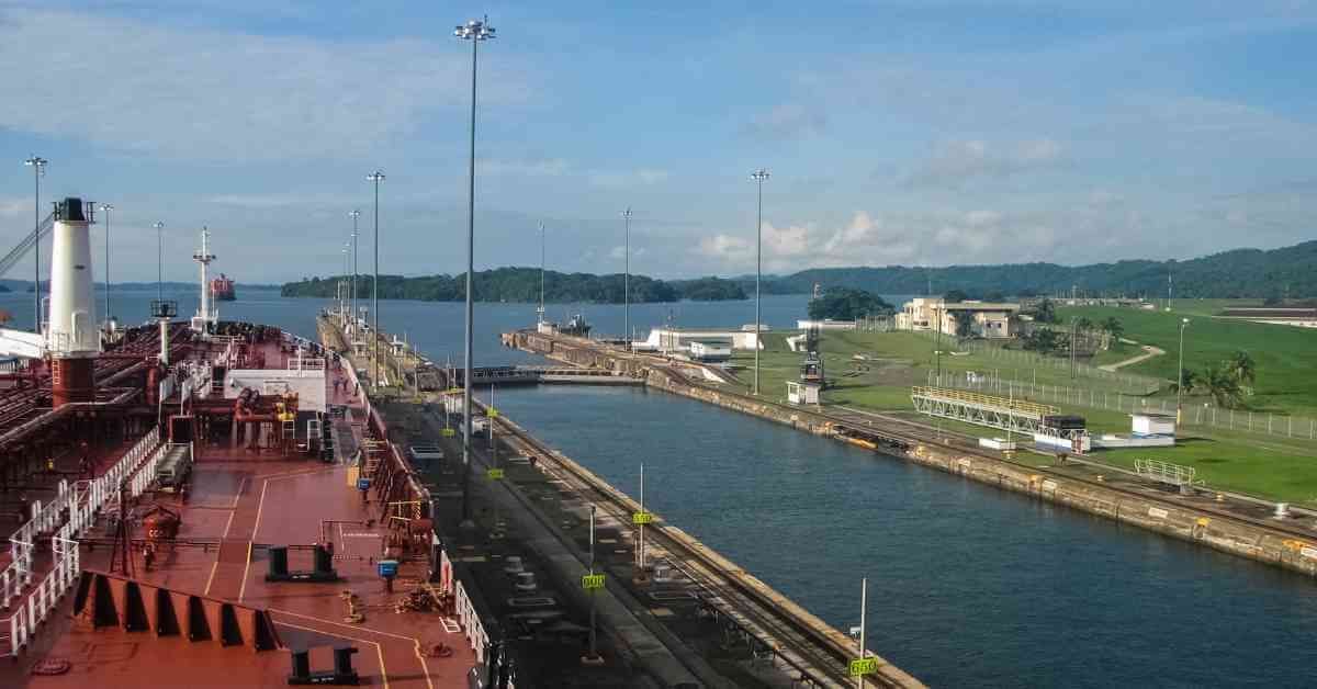 Panama Canal is experiencing the worst drought in 73 years, and the dry weather has forced massive oil tankers to stop using the Canal. 

Check Out this article 👉 marineinsight.com/shipping-news/… 

#PanamaCanal #OilTankers #Drought #Shipping #Maritime #MarineInsight #Merchantnavy