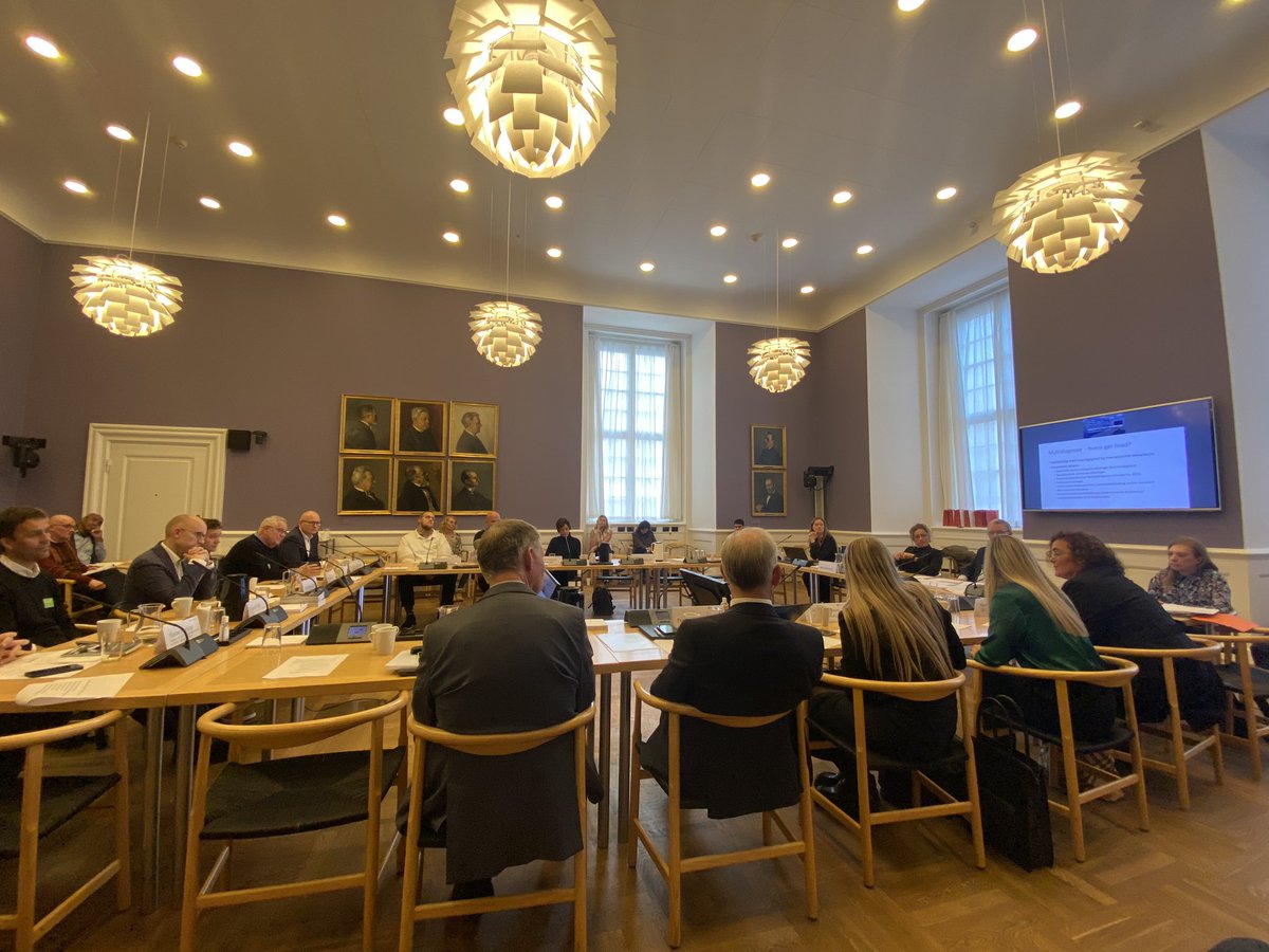 Anti Doping Danmark (@antidopingdk) on Twitter photo Efter indlæggene fra de seks oplægsholdere er der kommet mange gode, opfølgende spørgsmål fra udvalgsmedlemmerne <a href="/KirstenNormann/">Kirsten Normann</a>, <a href="/CamFabricius/">Camilla Fabricius</a>, <a href="/PerLarsenC/">Per Larsen</a>, @LarssonTanja, <a href="/Louisebrowndk/">Louise Brown</a>, <a href="/Helena_Artmann/">Helena Artmann Andresen</a>, <a href="/NannaWG/">Nanna W. Gotfredsen</a>, <a href="/DurhuusMaria/">Maria Durhuus</a>
#sundhed #steroider #doping #behandling Efter indlæggene fra de seks oplægsholdere er der kommet mange gode, opfølgende spørgsmål fra udvalgsmedlemmerne <a href="/KirstenNormann/">Kirsten Normann</a>, <a href="/CamFabricius/">Camilla Fabricius</a>, <a href="/PerLarsenC/">Per Larsen</a>, @LarssonTanja, <a href="/Louisebrowndk/">Louise Brown</a>, <a href="/Helena_Artmann/">Helena Artmann Andresen</a>, <a href="/NannaWG/">Nanna W. Gotfredsen</a>, <a href="/DurhuusMaria/">Maria Durhuus</a>
#sundhed #steroider #doping #behandling