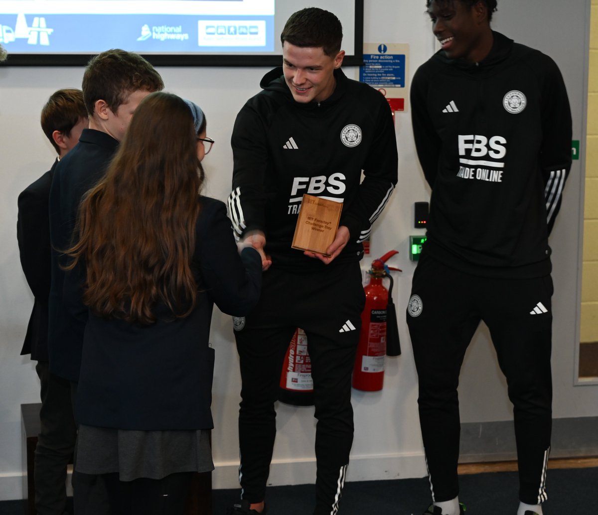 As part of the #EFLWeekOfAction, we held the #IETFaradayChallengeDay, giving students the opportunity to make prototype solutions to engineering problems 👷‍♀️

We were joined by Year 8 pupils with guest judges from @LCFC Development Squad 🧑‍⚖️

#TEWeek23 #WeAreLeicester | @EFLTrust
