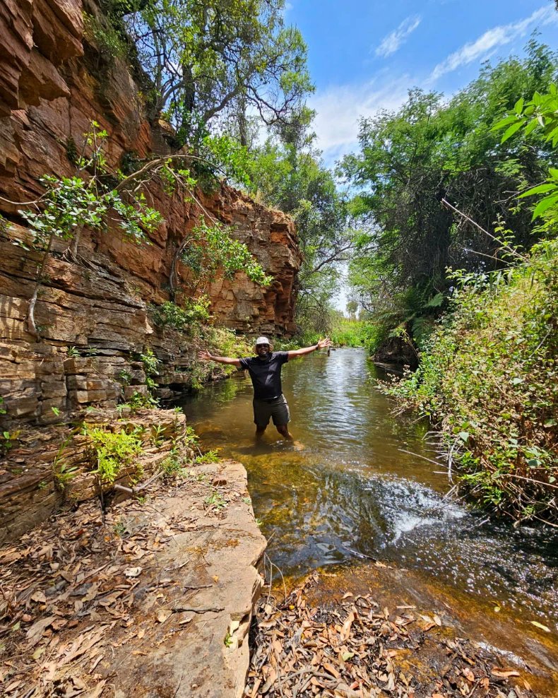 batsiraifreddy's tweet photo. To grow your storytelling muscle, once in a while, you have to go on some adventures. Soak in some sights and have some experiences.
#visualstoryteller #culturecustodian #menandnature https://t.co/2uamudPaNS