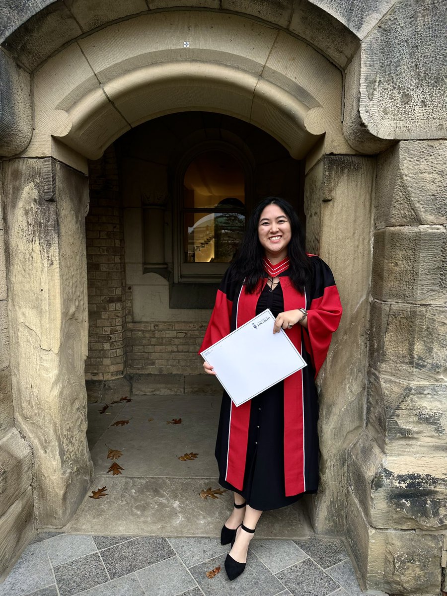 NerdyJenChan's tweet photo. Can confirm Aristotle was correct that the more you know, the more you realize you don't know

However, what I do know is that 
1) my PhD wouldn’t be possible without my family, mentors, and friends
2) red is in fact my favourite colour

Trust me, I’m a doctor 😉
#PhDone https://t.co/P4lqduvSS6