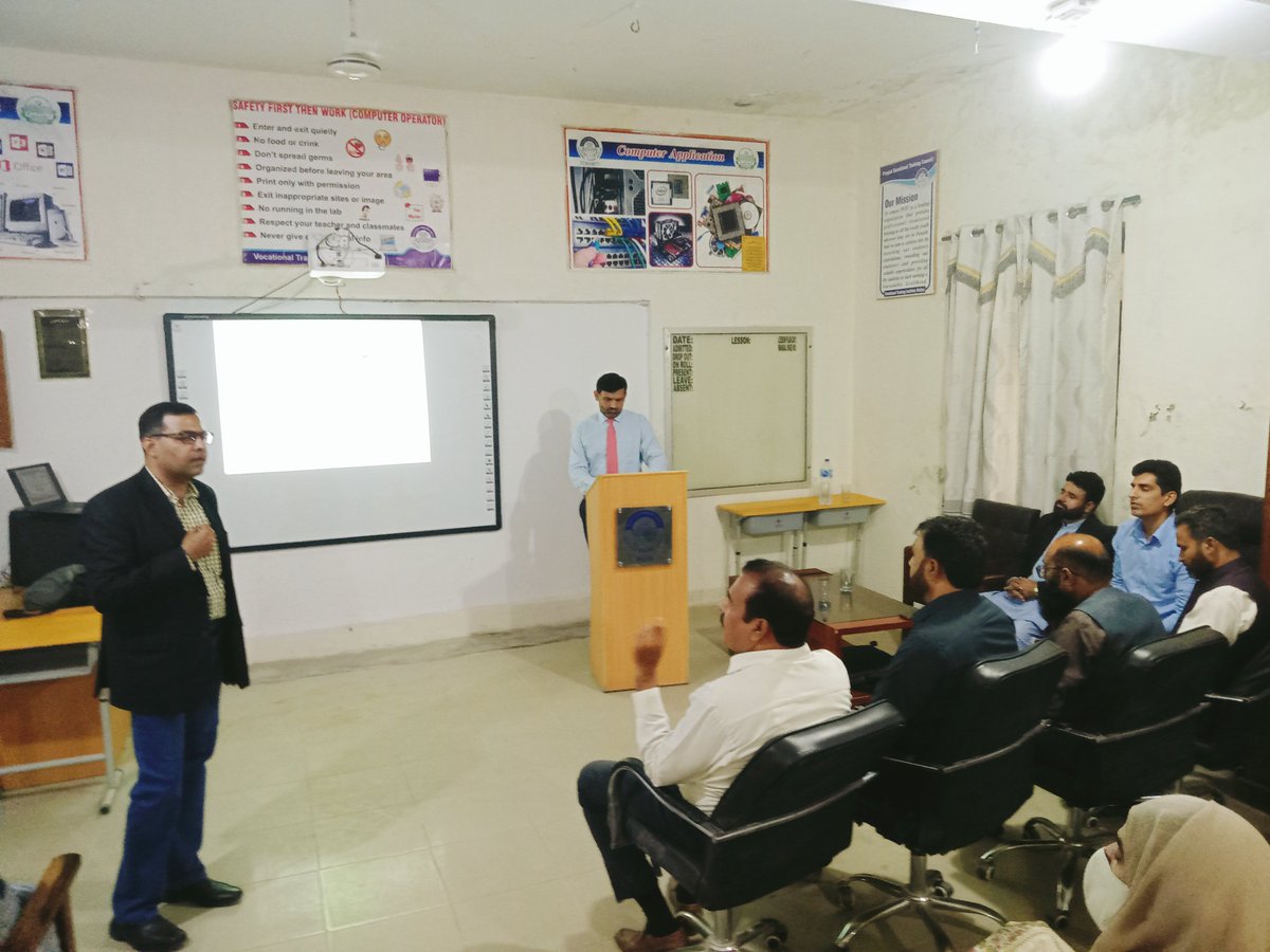PVTC_Official's tweet photo. #RPL &amp; #NVQF Registry Orientation Session for RPL Trades Staff held at @VTI_Multan_PVTC on 8.11.2023 in collab. with @ReformsTvet for orientation of Project: RPL Assessments of 600 candidates;  at different VTIs, 60% of returnees &amp; 40% of locals shall be assessed before Dec. 2023 https://t.co/QAShqiJ706