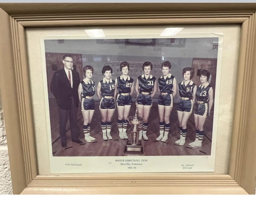 smokymntallstar's tweet photo. @5StarPreps @Porter_BCS @HeritageLMntnrs 50th Anniversary of Porter HS winning girls state championship 3 on 3 basketball.  Porter closed in late 70’s to form Heritage hs. @CLIMBHeritage @BC_Schools   Girls 🏀moved to 5 on 5 in the late 70’s.  @MeadeHoops @PGHTennessee https://t.co/usC3cwbv0e