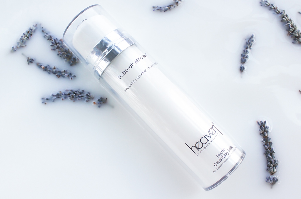 heavenskincare's tweet image. Winter can be tough on your skin, but a gentle cleanser can make all the difference. Removing dead skin cells and debris prevents clogged pores and breakouts. Keep skin looking fresh and clear with my Hydro Cleansing Milk shop.heavenskincare.com/hydro-cleansin…

#ClearComplexion #HeavenSkincare