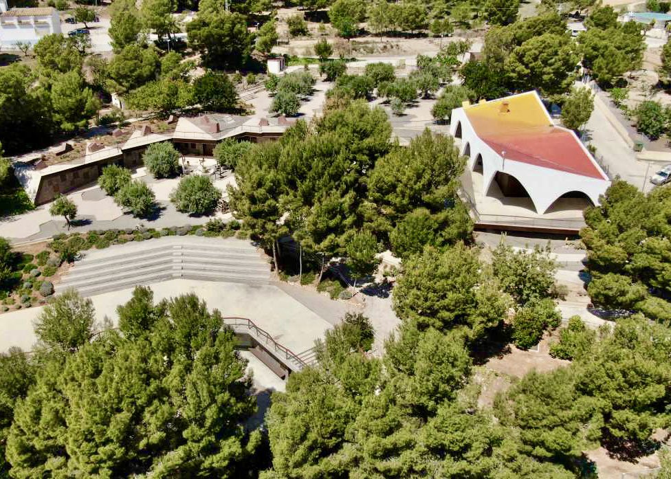 😃👍🏻Firmamos con <a href="/_AmparoNavarro/">Amparo Navarro Faure</a>, rectora de la <a href="/UA_Universidad/">Universidad de Alicante UA</a>, un convenio que permite que se instale un acelerómetro en el <a href="/CEMElCaptivador/">CEM El Captivador La Nucia</a> 🌲para registrar los movimiento sísmicos y pequeños #terremotos que se registren en <a href="/LaNuciaES/">La Nucía</a> y comarca‼️

📰👉🏻 lanucia.es/Actualidad/not…