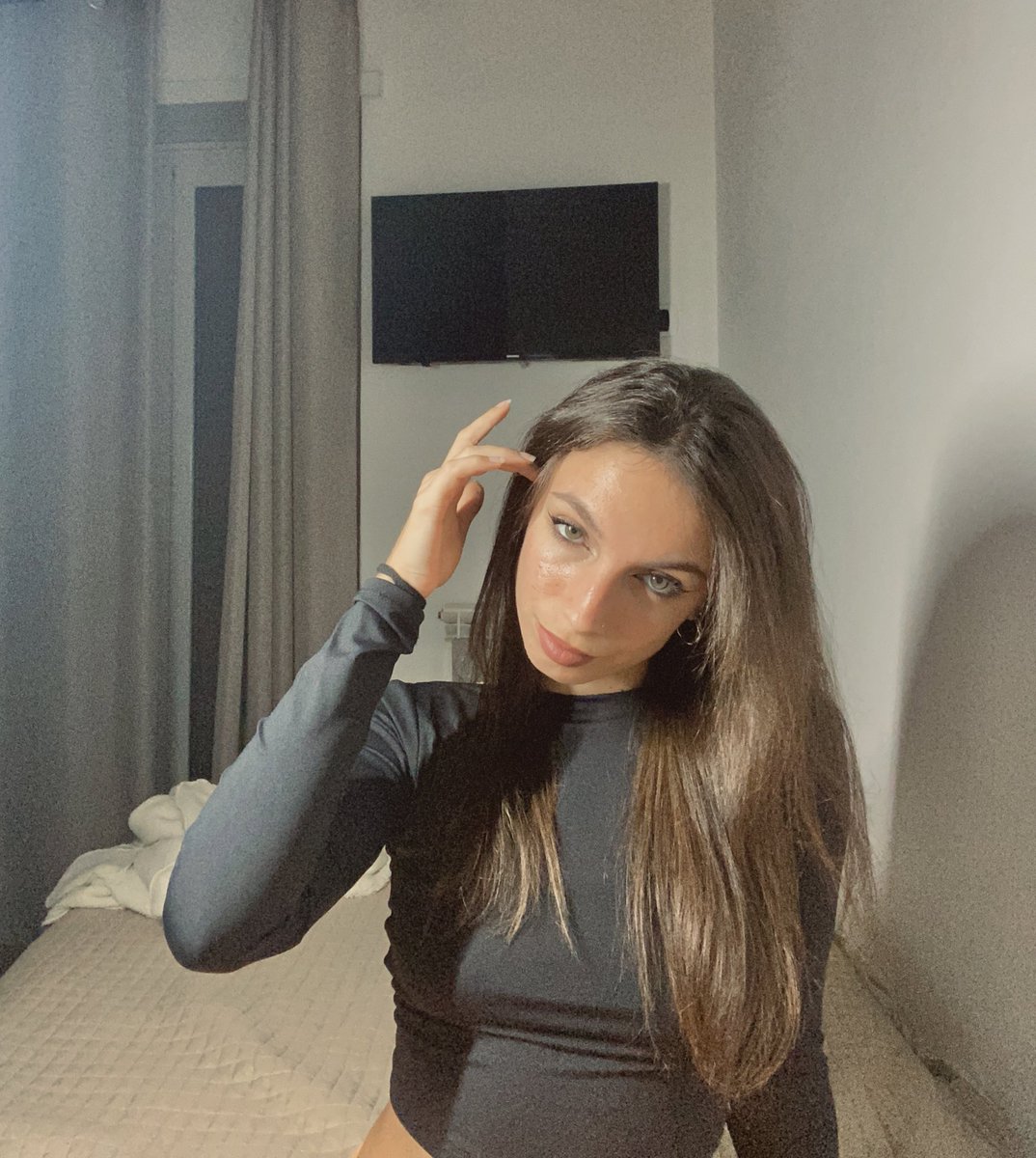 you when you started aot/you when you ended aot
🥹

2020                                       2023