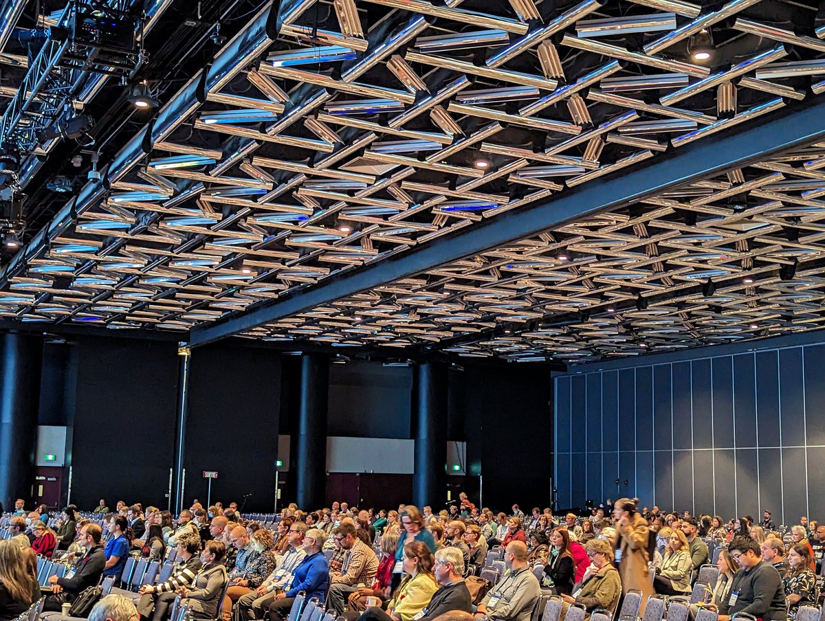 FamilyMedForum's tweet photo. It’s a full house here at #myFMF Nous sommes réunis en très grand nombre pour #monFMF https://t.co/1BtlrAspOG