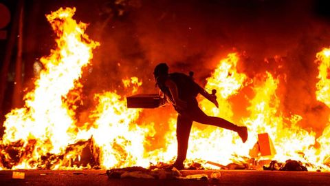 Mazzinguerzett1's tweet photo. @sanchezcastejon @PSOE ¿Ferraz? No, Barcelona gracias a los disturbios de tus socios a los que aplicarás la ley de la amnistía.

Legitimidad cero para dar lecciones. https://t.co/O1gZmUNhHI