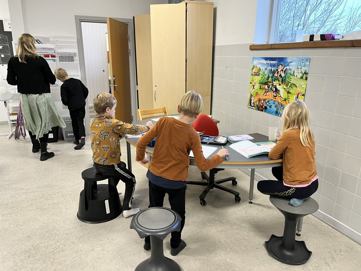 MarisolGC_'s tweet image. Visited an early education school in Denmark, and I&apos;m blown away! 🇩🇰 Their education system is a beacon, focusing on play, independence, inclusivity, outdoor learning &amp;amp; teamwork. Denmark isn&apos;t just teaching kids; it&apos;s nurturing future innovators #EducationGoals #DenmarkModel 🌱🎓