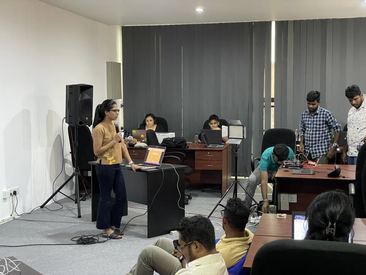 EFuturesworld's tweet image. Candid moments from our recent office tech talk session at EFutures. Exploring the fascinating journey of creating a Diet Assistant Chatbot with Botpress. 🤖💬 #TechTalk #Botpress #Innovation #SoftwareDevelopment #KnowledgeSharing #EFutures #softwareoutsourcing