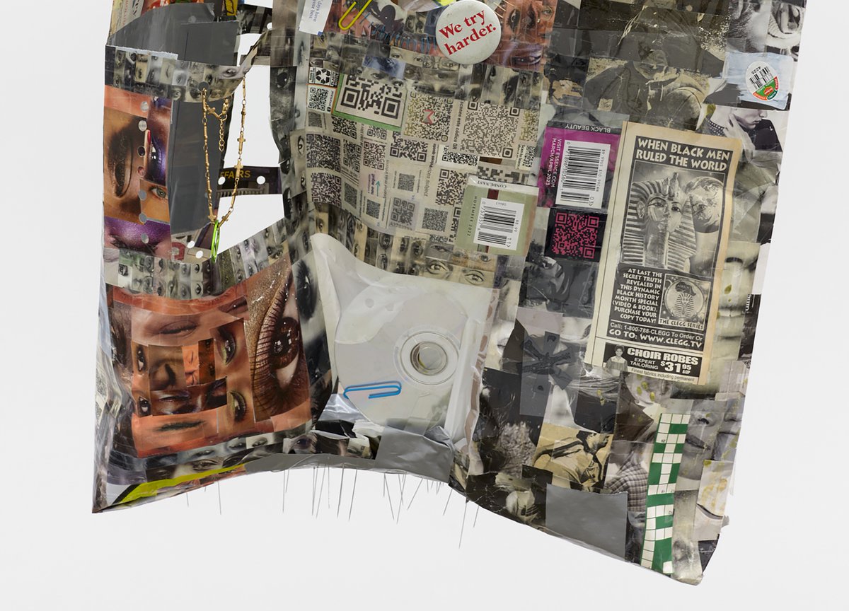 Installation views from Elzie Williams III’s recent solo exhibition "Politics As Usual”, on view 01 June - 16 July 2023

Images: Elzie Williams III "If I Ruled The World (Time Traveler Bag)", 2023 #ElzieWilliams #M23 #M23projects Link in bio