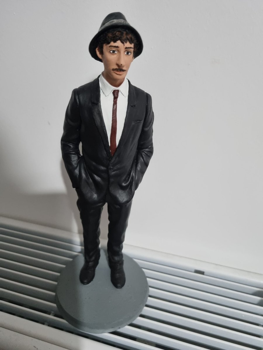 52 years in the acting game .
No Oscars ,no BAFTAS , 
 No Laurence Olivier awards ,
But who cares when we have the best fans in the world. ❤️
Cheers Mark 🍻