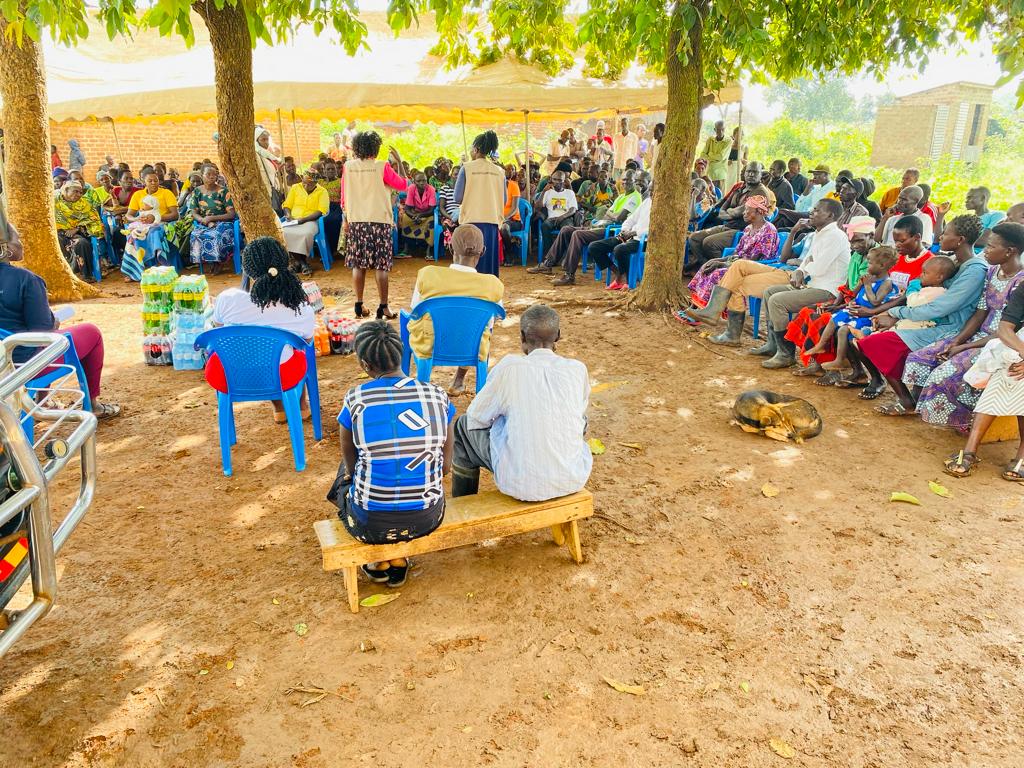OlwenyAlba's tweet photo. Happening now #Refugeelawproject Kiryandongo, conducting information and awareness raising on Sexual Reproductive Health and Rights. Access to SRHR services for forced migrants is a right. With Funding from the Embassy of the Kingdom of the Netherlands in Uganda. https://t.co/7NrUqSH2rC