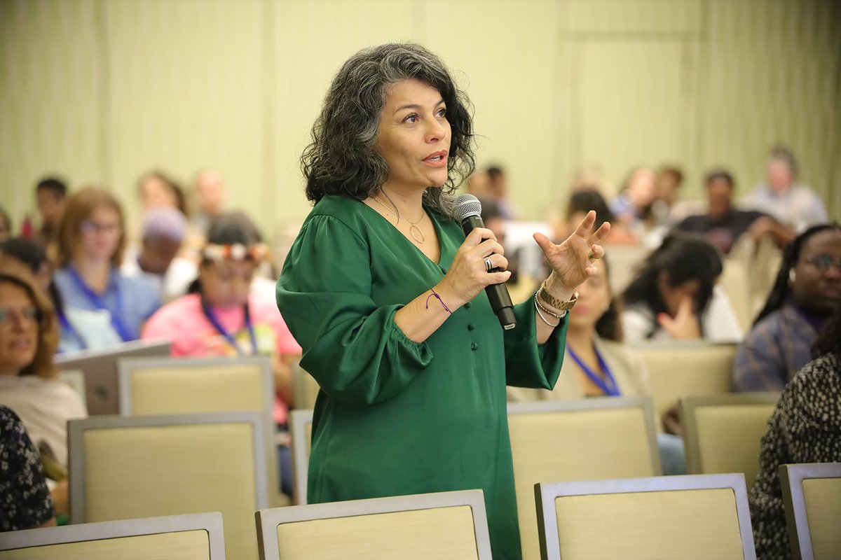 Day 3 of the #KnowledgeFair ✅

It was a successful and dynamic day for bridging innovative experiences from the Caribbean with those from other regions thus reinforcing the value of the collective learning🌎

#Knowledge4Action #SpotlightEndViolence