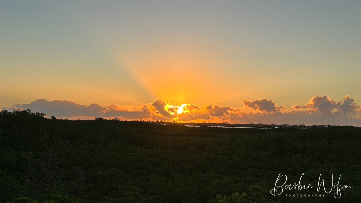 @jimcantore @nwskeywest @samchampion @anaridis @jencarfagno @stephanieabrams  @juliedurda @jenniferwxwoman @janicedean @ericyutzywplg @mattdinardo @craigsetzer @jaymekingFox35 @kerrinjeromin @mattdevittWINK @bettydaviswplg @weatherchannel @weathernation  Gm! #keywest #sunrise