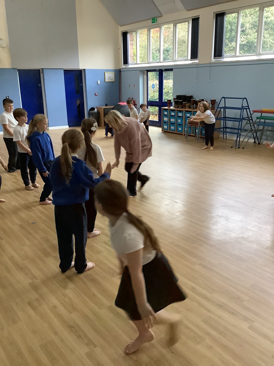 CedarWhitegate's tweet photo. Cedar’s year 3s have started their dances for this year’s Christmas production. #TheKeyMaster https://t.co/kZv1F8lCcp