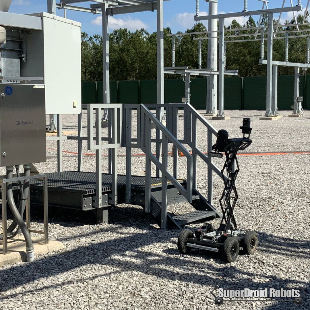 It's always great to see our robots out in the field! Here we've got a PTW-42-L out on patrol checking for any hazards or dangerous gases! Learn more about this and other robots over at superdroidrobots.com/uses/industria…