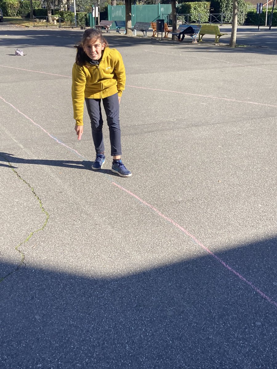 SandrineMur's tweet photo. On prépare activement la journée de lutte contre le harcèlement au @DidierDaurat ! Nos élèves ambassadeurs contre le harcèlement et nos élèves internes préparent les visuels pour une action collective demain à 10h00. #harcelement @DSDEN31 @actoulouse https://t.co/fAMwPjFUER