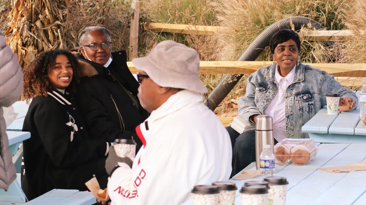 Neighborhood Associates tweet media