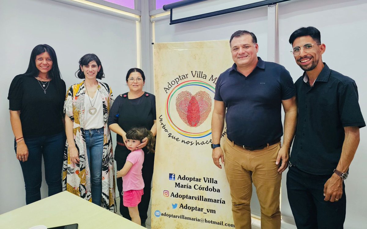 DarioCapitani's tweet photo. EL PODER DEL AMOR ❤️.

Nos reunimos con la Fundación ADOPTAR VILLA MARÍA, un grupo de ciudadanos con un corazón enorme, interesados por ayudar a familia que transitan el camino de la adopción en nuestra ciudad y en la región.

Frente a una temática tan sensible, podemos decir que todavía quedan muchos pasos por dar y avanzar.

💬 Escuchandolos de primera mano, entendemos cada fase y visualizamos la importancia que tiene este equipo en el acompañamiento. 

Seguimos escuchando historias, sientiendo lo que sienten 🤝.