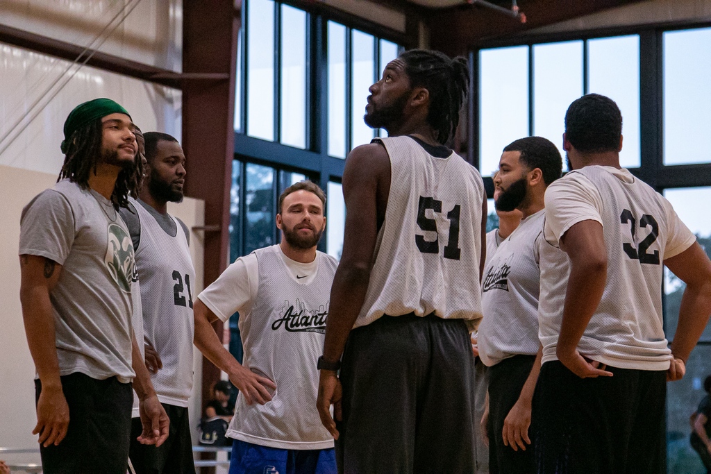 🏀 Get in the game! Join our November 5v5 Basketball League in Tucker starting Wednesday, November 15th. 

Don't miss out – registration closes tomorrow! 🙌👟 atlantasportandsocialclub.com/league/67624/d… #PlayintheATL