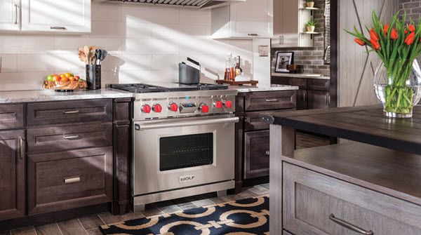 Why Choose A Wolf Oven Range?
The dual-stacked sealed burners deliver a wide BTU range. They can simmer down to 300 BTU, while 9,200 BTU burners are suited for small pots. On the high end, burners with up to 20,000 BTUs are available.

#KitchenAppliances #KitchenDesign