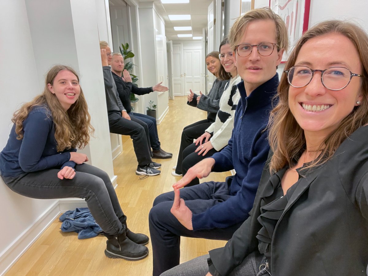 Proxify_Dev's tweet photo. Thirty days back, if you said wall sits would make us smile, we'd have doubted. Now? We're the proof, all smiles and strong legs.
Find a wall, start your timer, and lift your mood and productivity while getting strong.
#Proxify #behindthescenes #worklifebalanceย #productivity https://t.co/jQpF5pyYYd