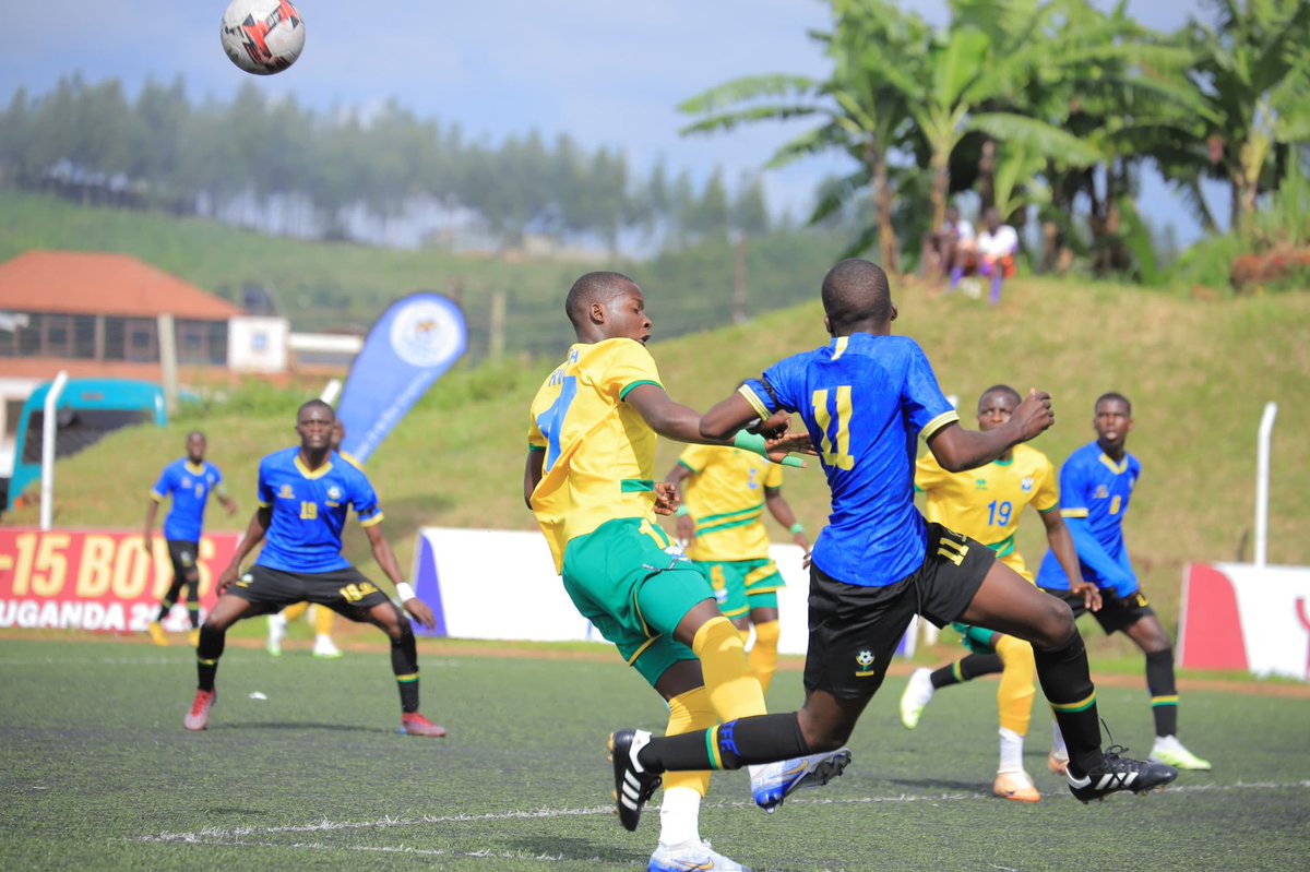 Tanfootball's tweet photo. 74’ Rwanda 🇷🇼 U15 0️⃣-2️⃣ 🇹🇿Tanzania U15
⚽️Peter Andrew
⚽️Peter Andrew
#CECAFAU152023 | #RWATAN
@CAF_Online @Cecafaonline https://t.co/JeSICKz1a5