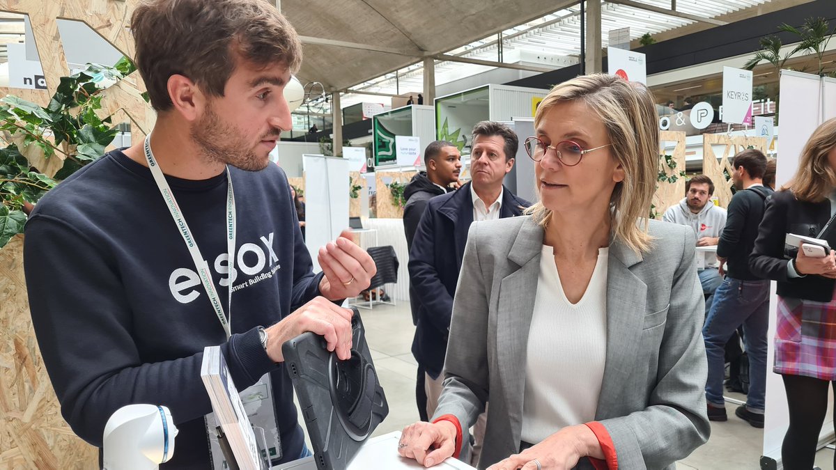 EisoxCompany's tweet image. #MeetUpGreenTech | Merci @AgnesRunacher, 🇫🇷 Ministre de la transition énergétique,  de l'attention portée à notre technologie #smartbuilding et pour ses encouragements à décarboner le patrimoine immobilier français 🏢💪#GTB #decarbonation