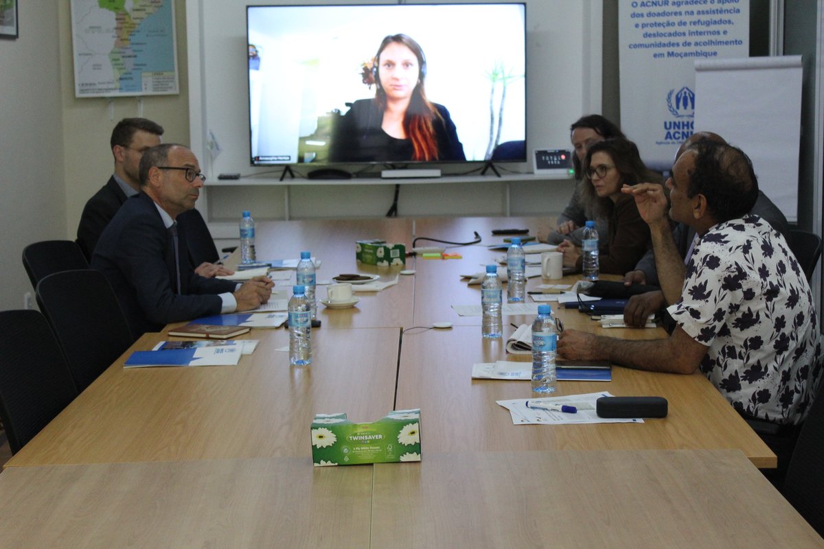 UNHCRMozambique's tweet photo. UNHCR🇲🇿 Representative, @AhmedBaba_Fall,  thanked the #Germany🇩🇪 Ambassador to #Mozambique, Ronald Münch, for the valuable &amp; long-standing support to people forced to flee in the country, in particular the increase of funding this week of 1 million euros. https://t.co/yaoq04N4Ov