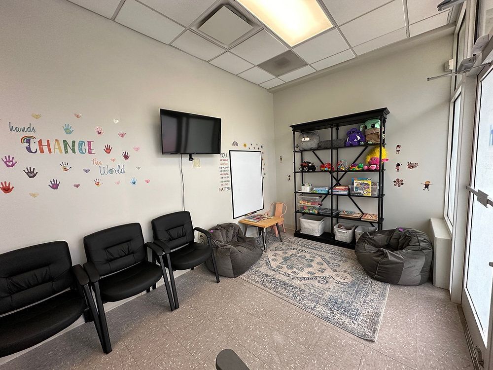 At the Hopeful Horizons’ office on Charles St. in Beaufort, our lobby is the first room that you walk into upon entering the building. This room serves as a waiting room for many children and teens. Take a look at the renovated space! buff.ly/46X0TQa