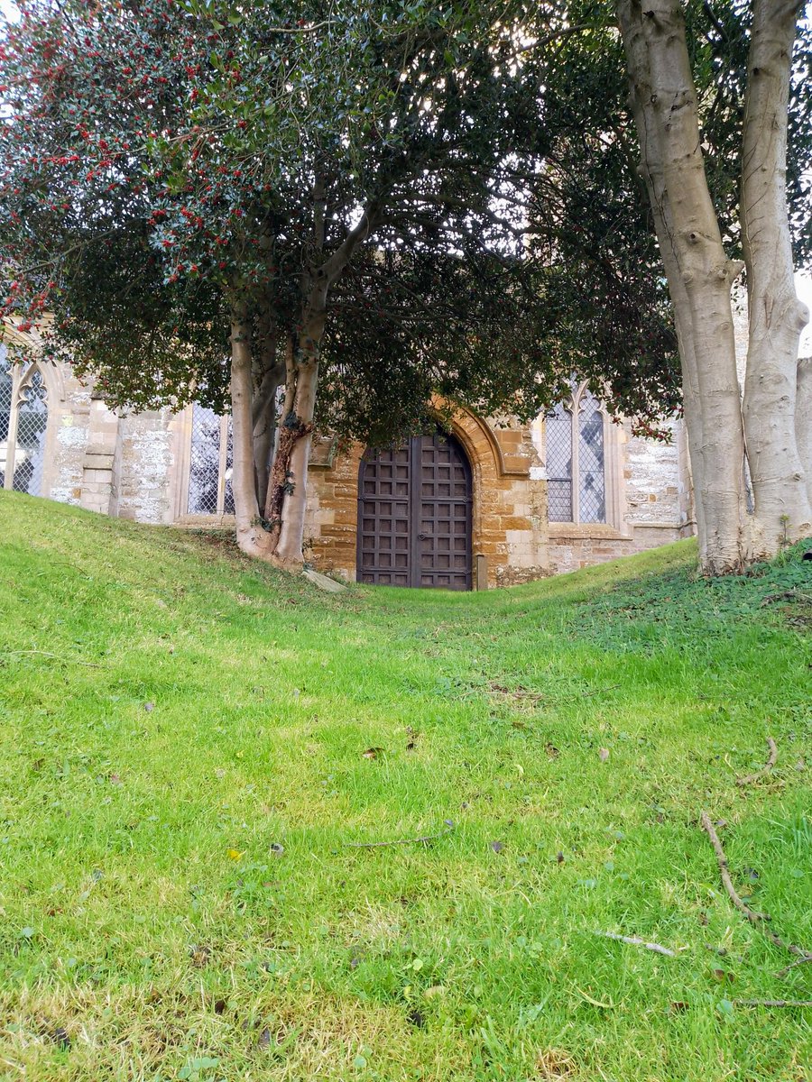 phil0073's tweet photo. Northern 14th century Church Porch with #GhostPath (grassed over...) #PhilOnaBike
#WoodenWednesday
#AdoorableThursday https://t.co/3Fzc6I8ip8