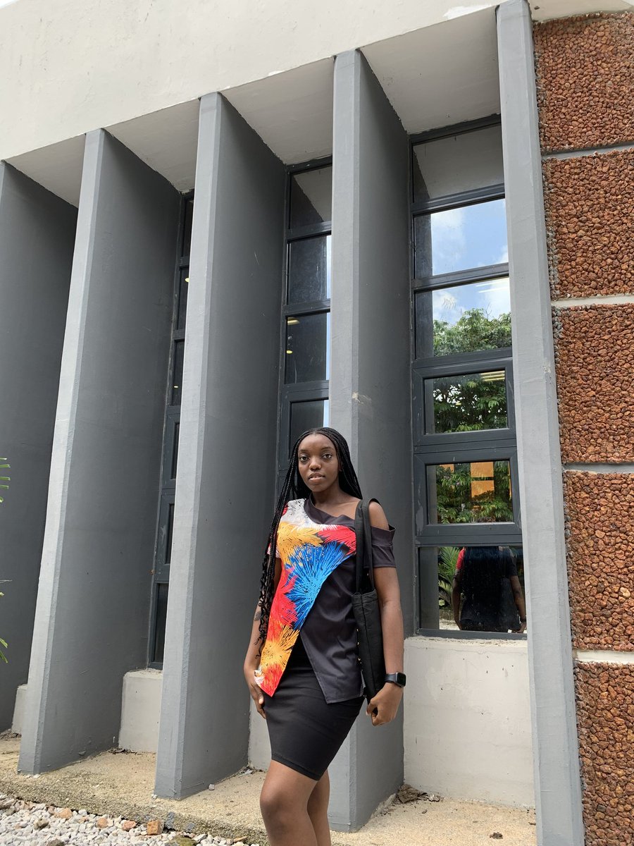 deyanju_'s tweet photo. A tired FYB!🥺😂
#ijustwanttograduate 
#isittoomuchtoask😭 https://t.co/ynWXh2q5fu