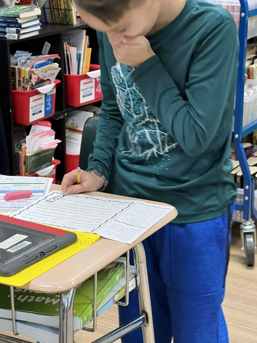 KSalvador11's tweet image. Fun with some old school games! These faces are priceless!!  #madlibs #fourthgrade
