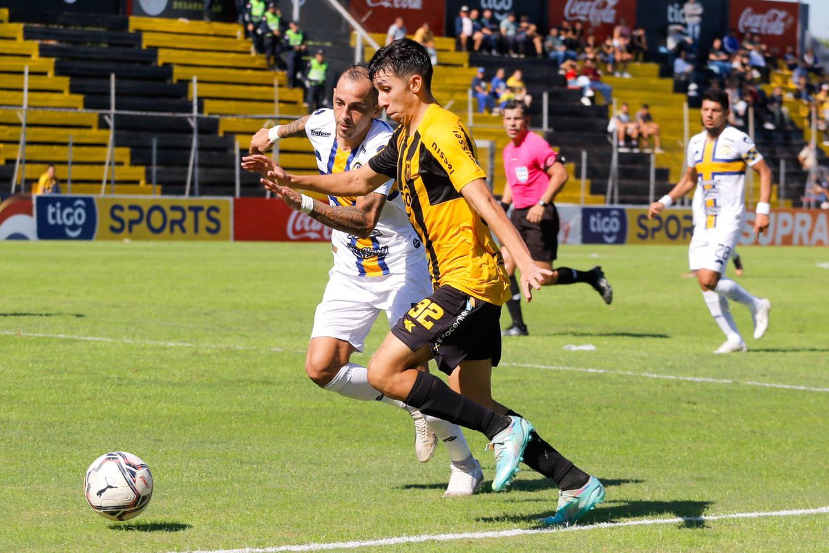 ➡️La #CopaParaguay se vive por La Deportiva y <a href="/Pelotadividida2/">Pelota Dividida</a> 

🟡🔵Sp. Trinidense vs 🟡⚫️Guaraní

🏟️: Arsenio Erico
⏰Previa: 19:00
⚽️Partido: 19:30
🎙️Relata: #JoséGonzález
🎙️Comenta: <a href="/erikwismann/">Erik Wismann</a>
💻Coordina: <a href="/carlitosrojasca/">carfaroca</a>

#ÚnicaEnFútbol #1120AM