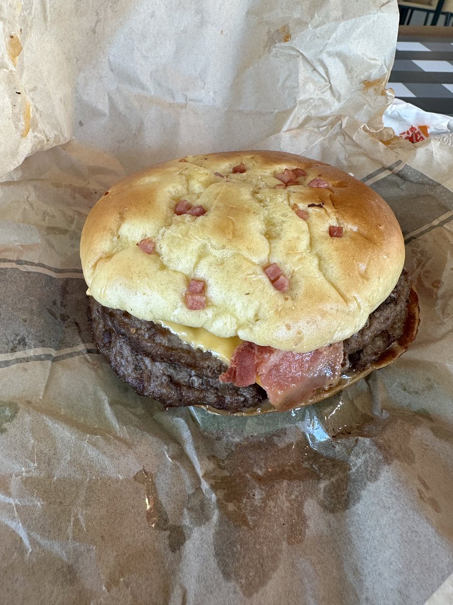 boscoro's tweet photo. @burgerking_es te has pasado con la publicidad...😂😂 https://t.co/MlKreTFM7L