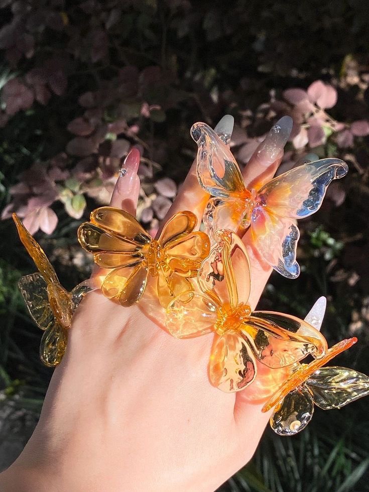 Butterfly rings