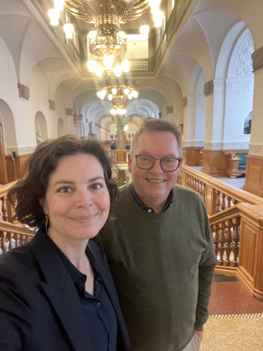 Cliff Kaltoft (@cliffkaltoft) on Twitter photo Mødtes i dag med <a href="/GunvorWibroe/">Gunvor Wibroe</a> - det nyeste medlem af <a href="/folketinget/">Folketinget</a> . Gunvor har en solid erfaring og kendskab til udsatteområdet og det glæder os i <a href="/vaeresteder/">@væresteder</a> da det er afgørende for at skabe forandringer og den gode historie for social udsatte mennesker Mødtes i dag med <a href="/GunvorWibroe/">Gunvor Wibroe</a> - det nyeste medlem af <a href="/folketinget/">Folketinget</a> . Gunvor har en solid erfaring og kendskab til udsatteområdet og det glæder os i <a href="/vaeresteder/">@væresteder</a> da det er afgørende for at skabe forandringer og den gode historie for social udsatte mennesker