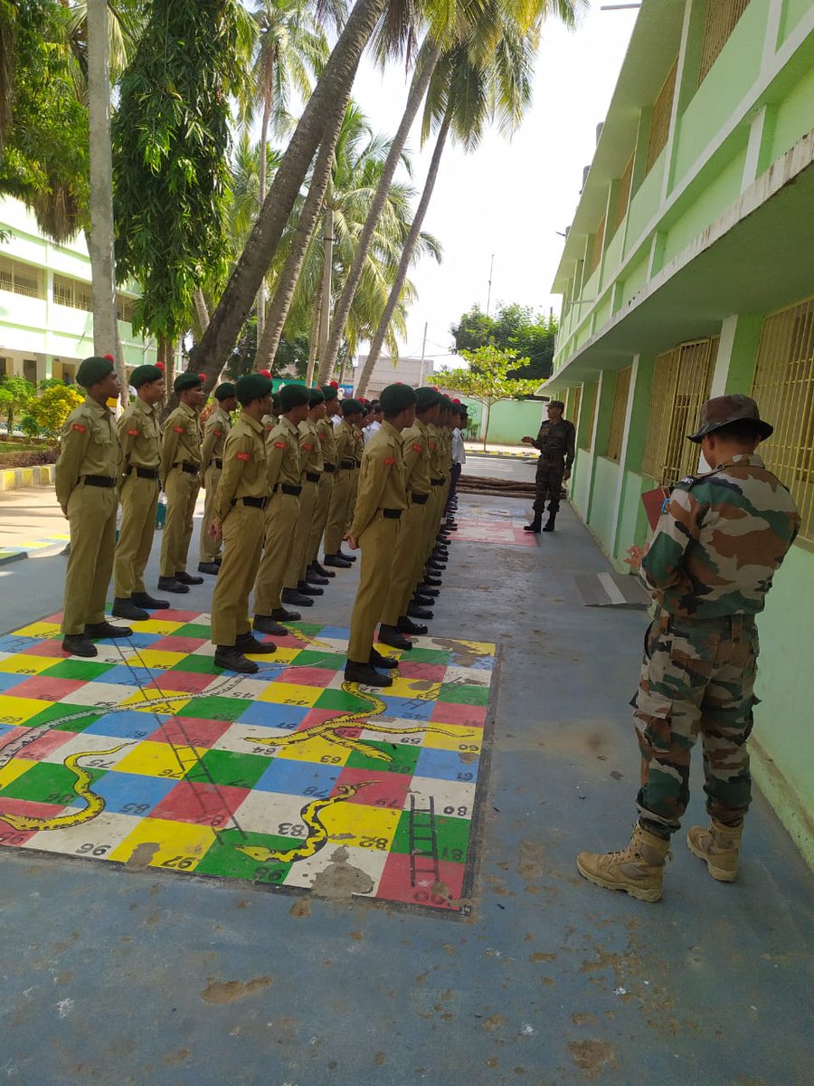 DwoGanjam's tweet photo. NCC training to cadets of GHS HUMMA by NCC officials of BERHAMPUR NCC branch https://t.co/bSLZ6vu2Gk