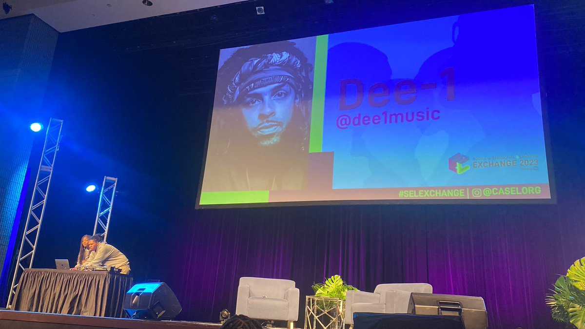 Mocha_Minds's tweet photo. Starting the morning @2023SELExchange with @Dee1music former middle school math teacher now hip hop artist. His album is inspired by the 5 SEL competencies π #SELebrating https://t.co/24iV6GIlSc