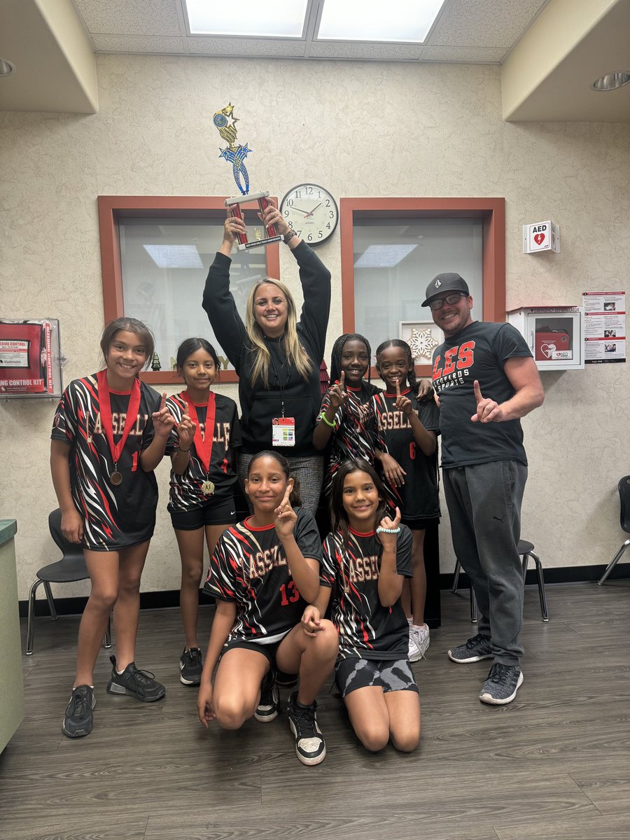 Congratulations to our Girls track team- first place 🥇 looks good on you leopards! @lasselleVVUSD @ValVerdeUSD