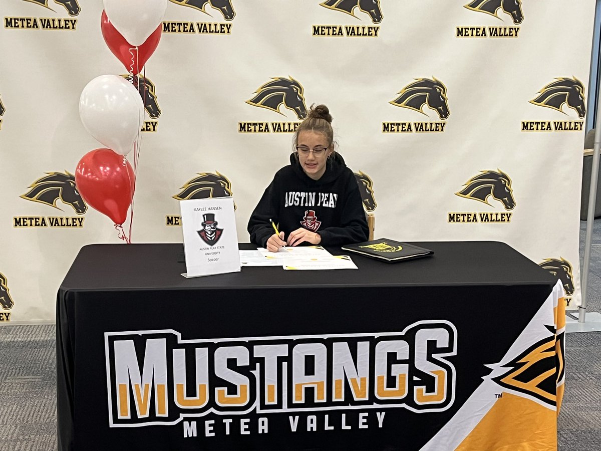 Metea Athletics (@meteaathletics) on Twitter photo Still rolling!! Congratulations to Cydnie, Alyssa and Kaylee!! Best of luck to all the Nov signees!! <a href="/MeteaBoosters/">Metea Boosters</a> <a href="/meteavalley/">Metea Valley HS</a> Still rolling!! Congratulations to Cydnie, Alyssa and Kaylee!! Best of luck to all the Nov signees!! <a href="/MeteaBoosters/">Metea Boosters</a> <a href="/meteavalley/">Metea Valley HS</a>