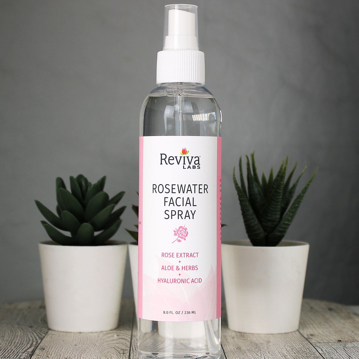 RealRevivaLabs's tweet photo. Refresh your skin with this rejuvenating spray containing Rose Extract, Aloe, Herbs, and Hyaluronic Acid! #rosewaterspray #rosewater #rose #naturalskincare https://t.co/vvOc8GE5a0