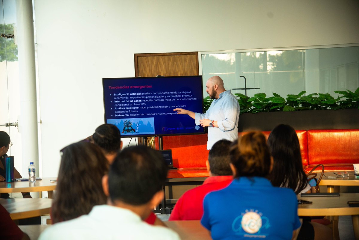 PitPolicy's tweet photo. 📊✨ ¡Concluyó la primera sesión de mentoría de #REDiDataTur de la SICyT en Puerto Vallarta! Conversaron sobre Inteligencia de Negocios, aplicaciones en turismo, tendencias y herramientas tecnológicas en #BusinessIntelligence y la ética en el manejo de datos con @ArtConstantini https://t.co/c265E3CQvN