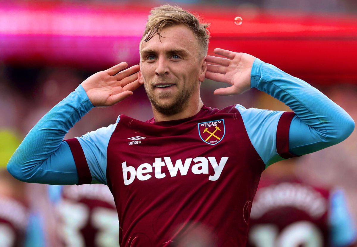 RobertoHollis9's tweet photo. My #GW12 Wednesday Watchlist ๐#FPL #FPLWatchlist
Likeliest considerations:
Mitoma
Ferguson
Bowen
Eze
Kudus
van Hecke
Saka
Martinelli
Awoniyi
Saliba
Raya
Palmer
Mbeumo
Trippier
Schรคr
Lascelles
Comment who is on your Watchlist #FPLCommunity?
๐๐ค https://t.co/rPLqyYOEL2